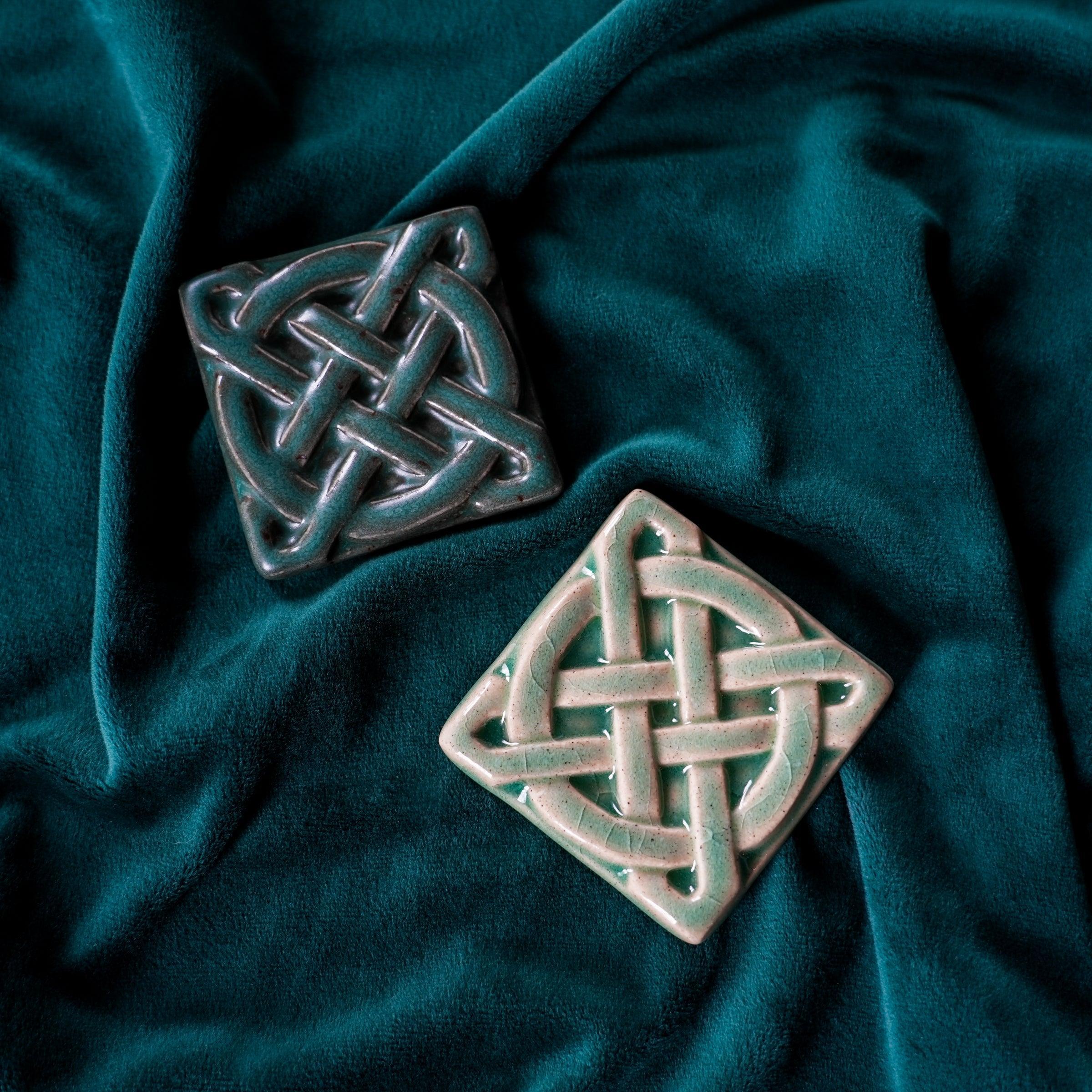 Journey Knot Tile
