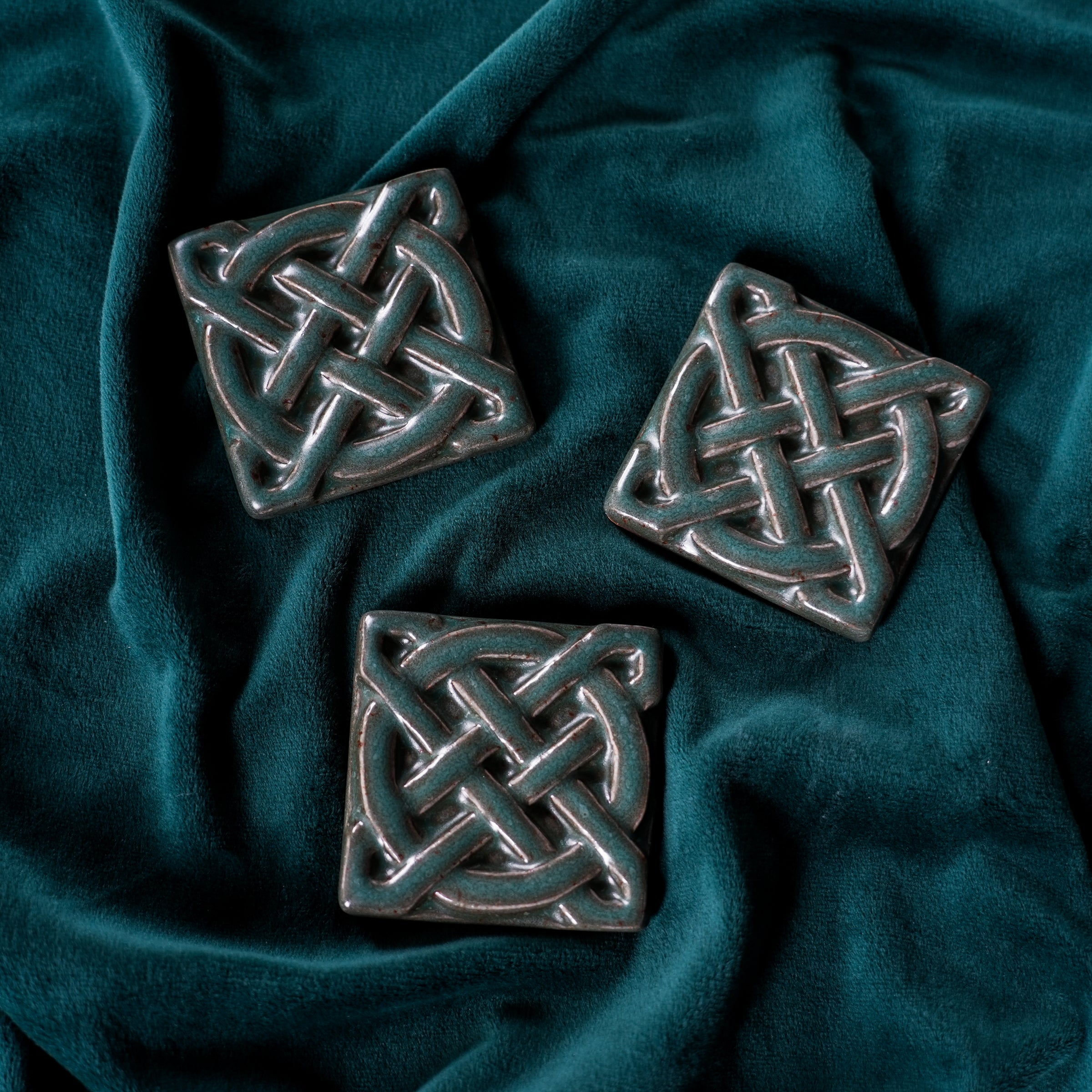 Journey Knot Tile
