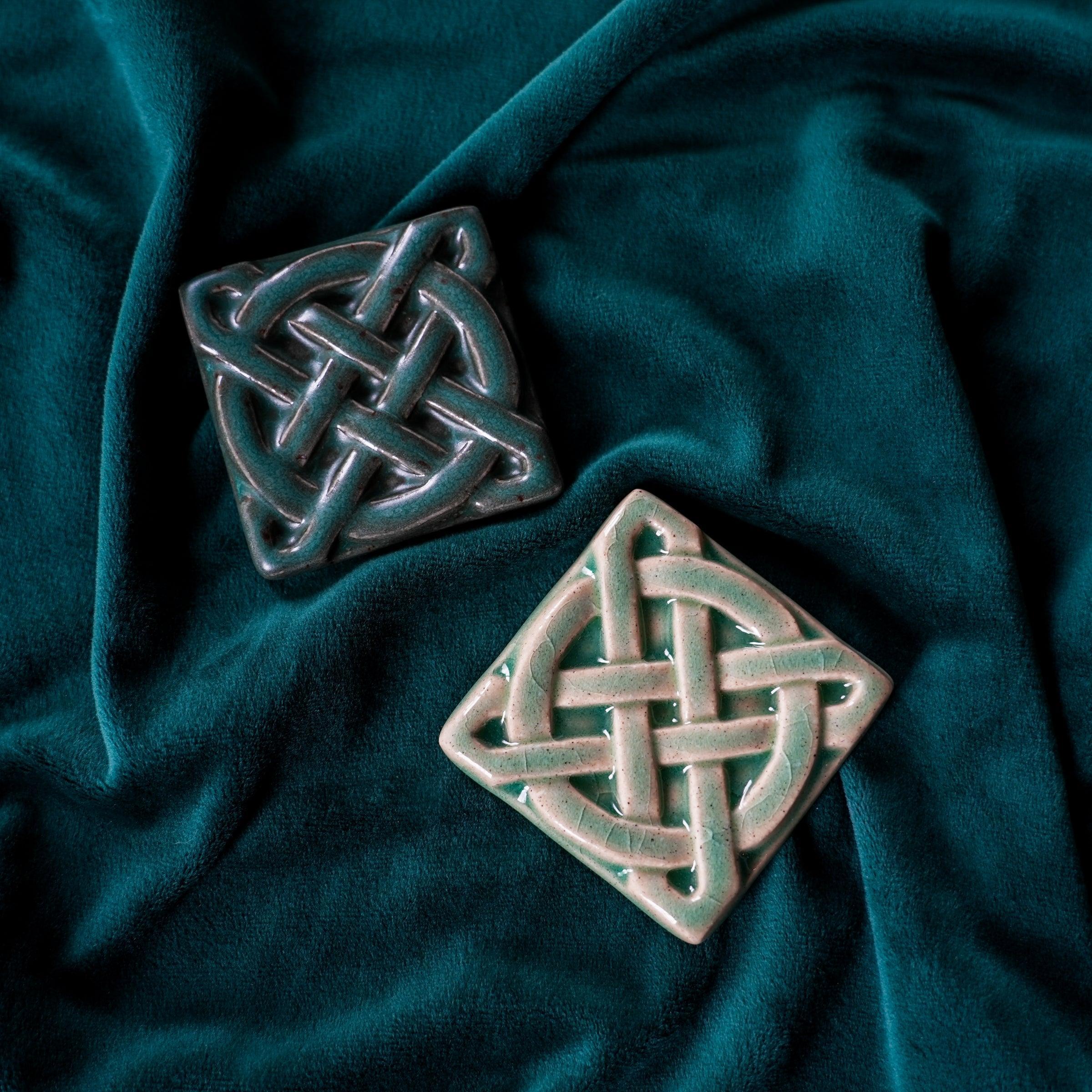 Journey Knot Tile