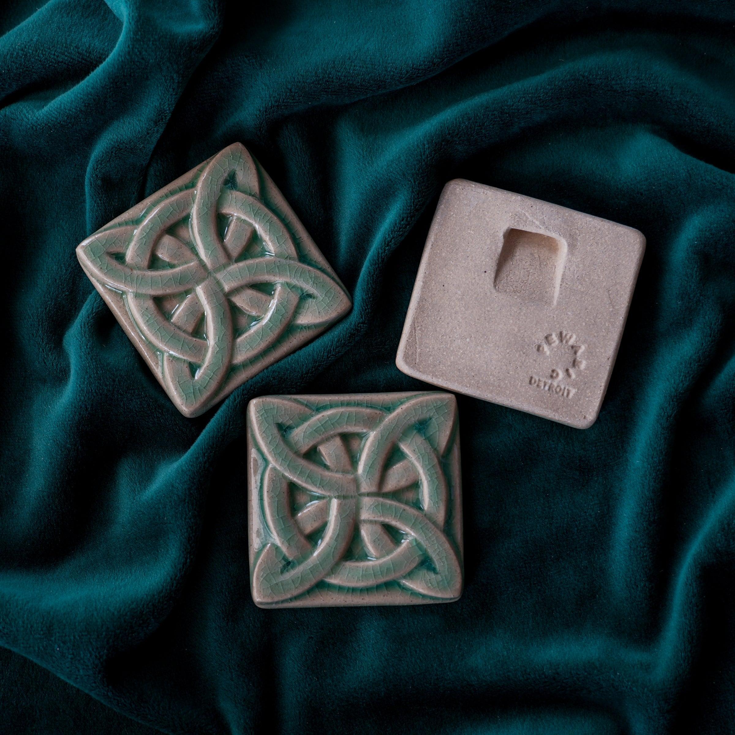 Lover's Knot Tile