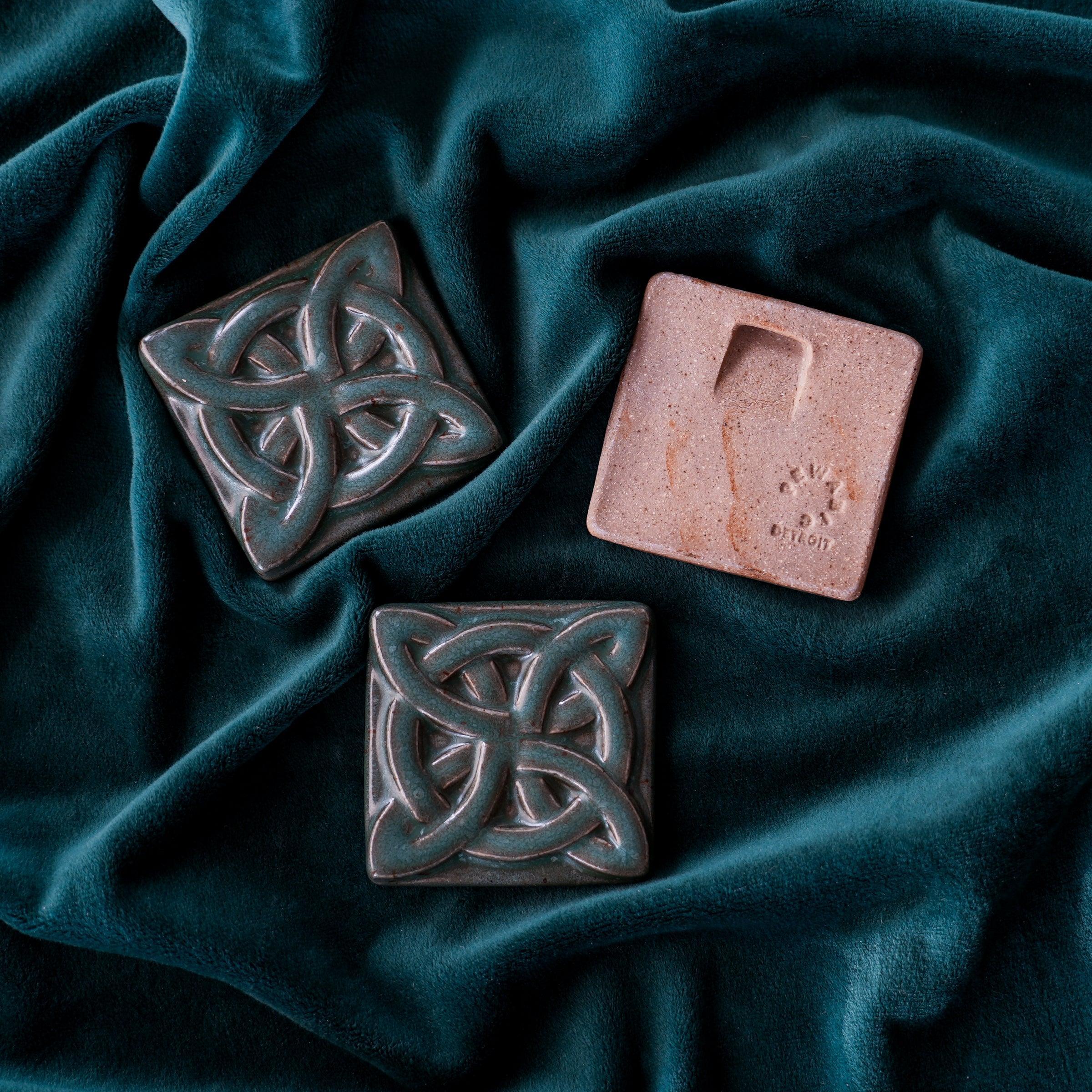 Lover's Knot Tile