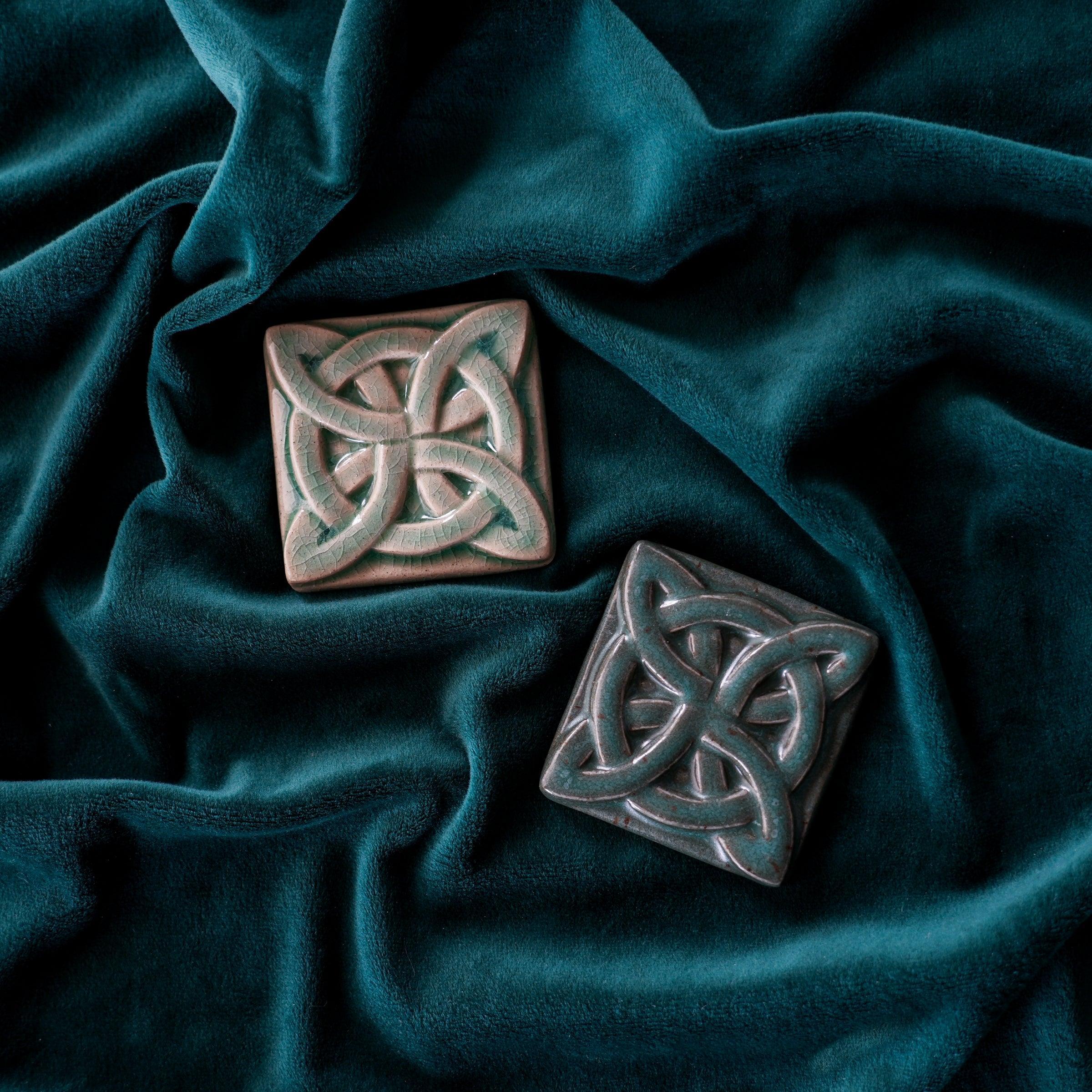 Lover's Knot Tile