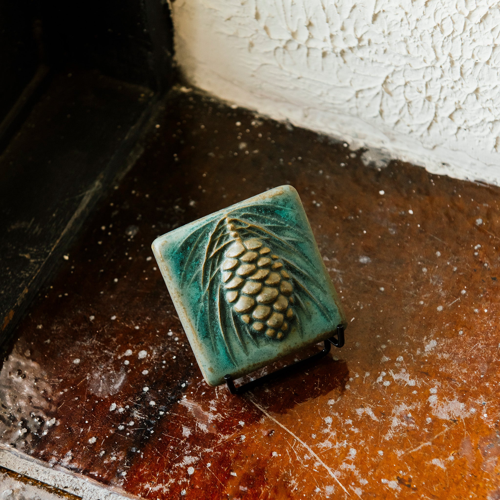 Small Tile Stand
