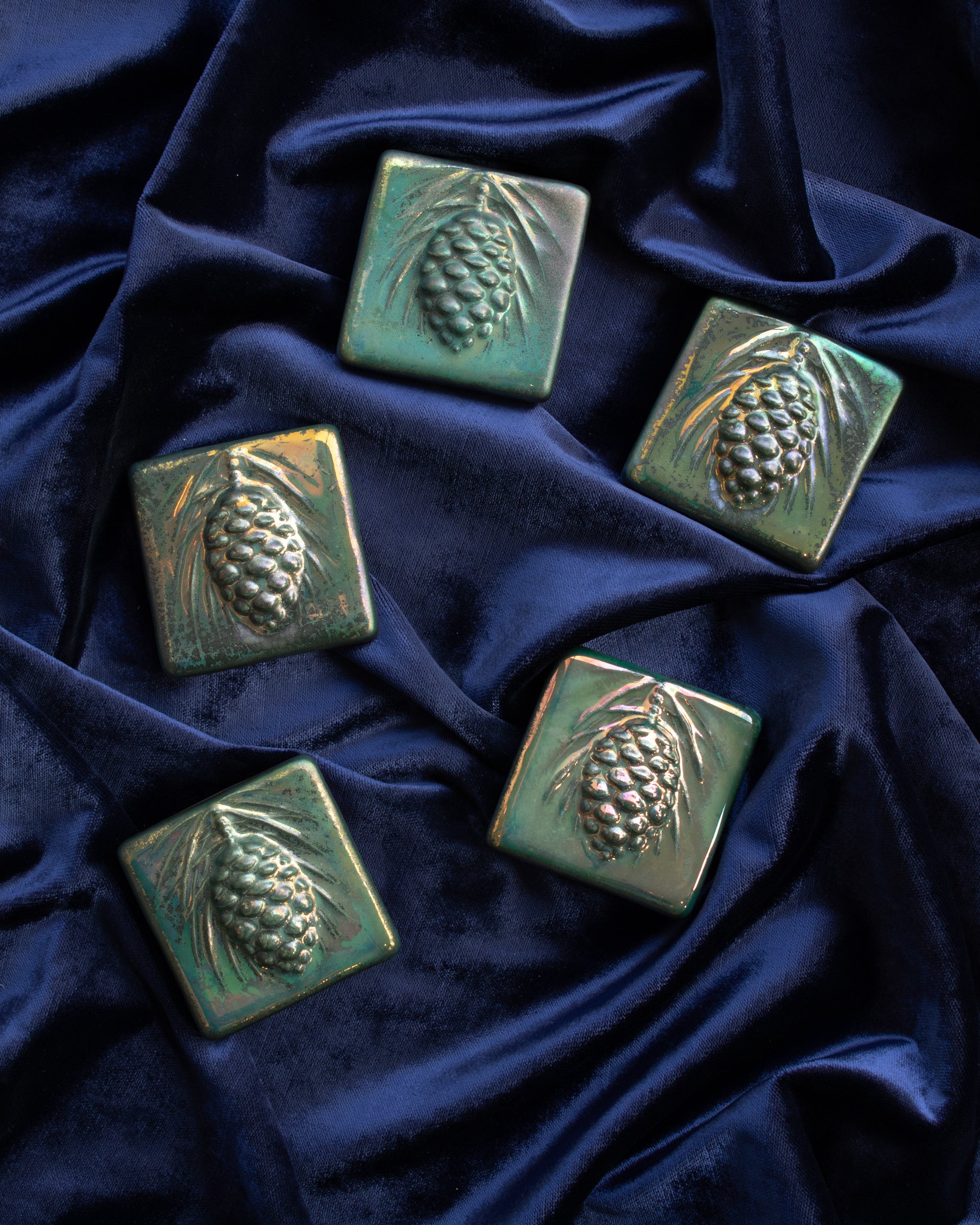 3x3 Pinecone Iridescent