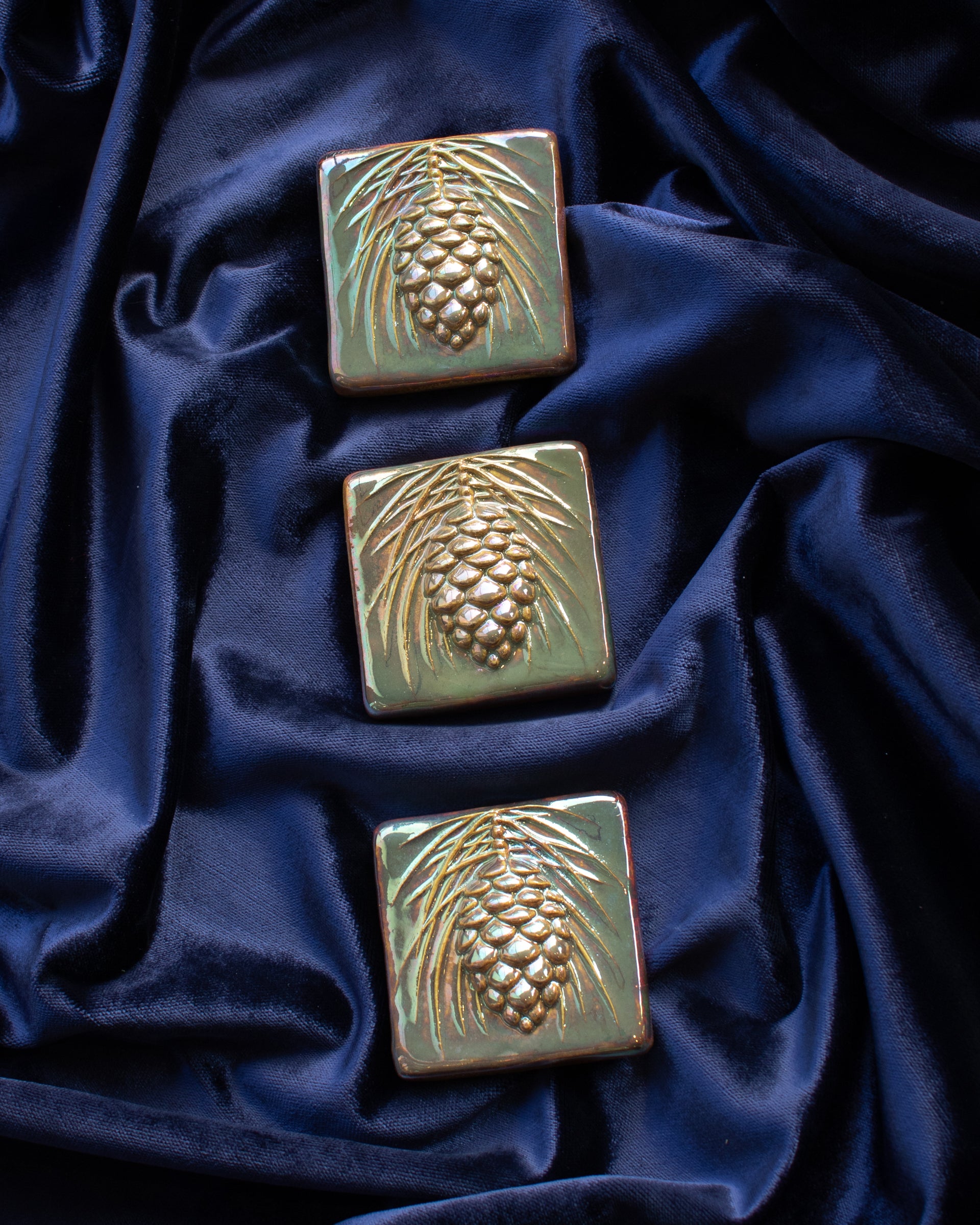 3x3 Pinecone Iridescent