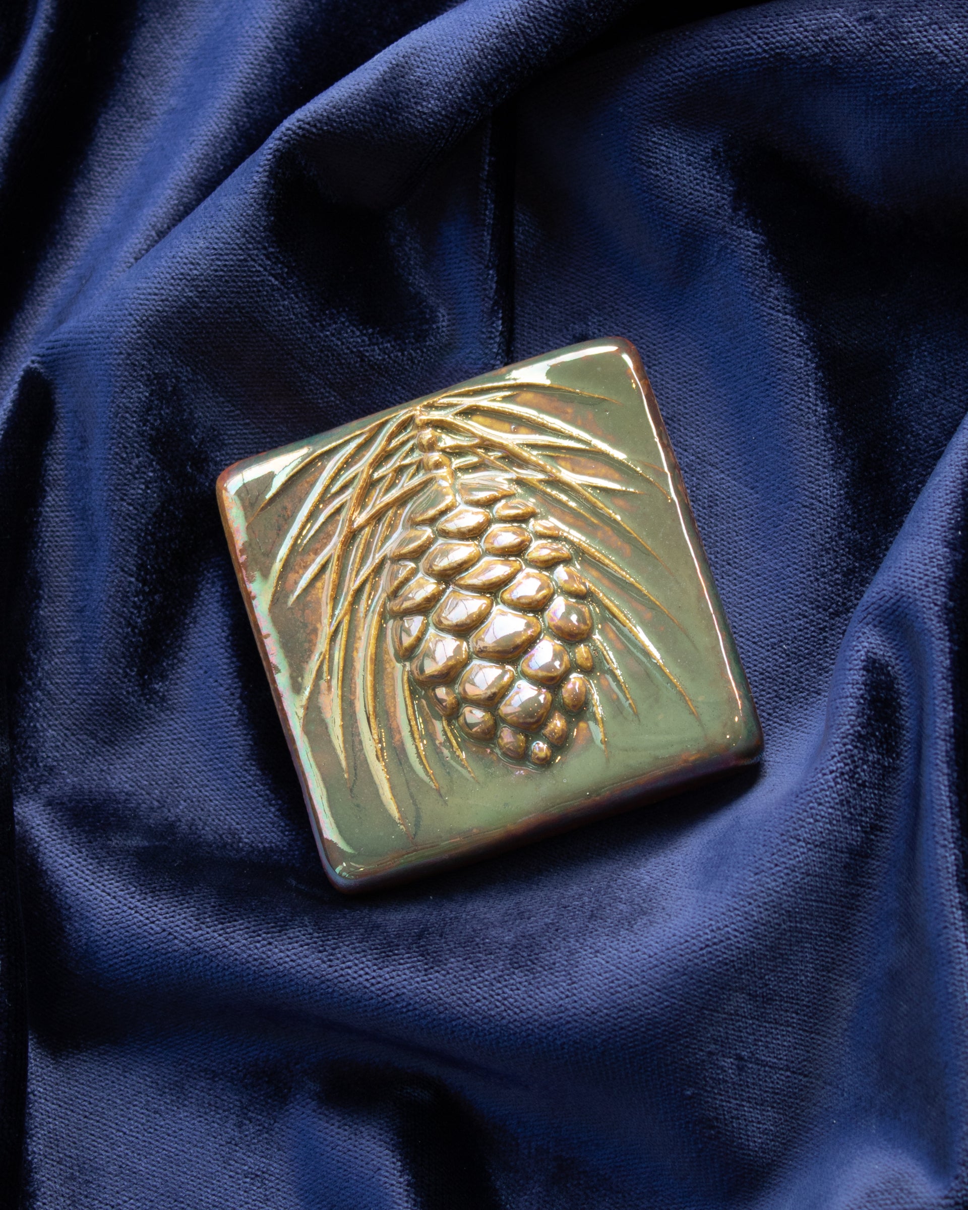 3x3 Pinecone Iridescent